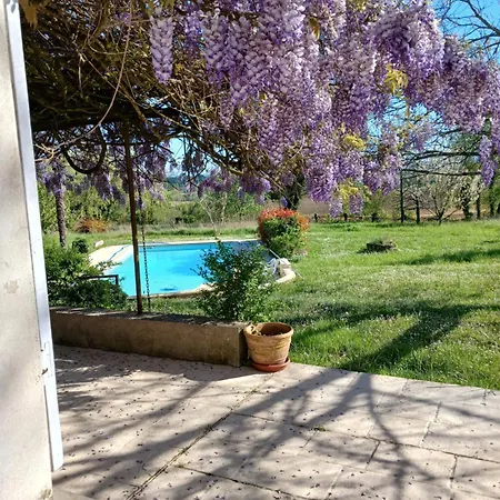 De La Glycine Holiday home *