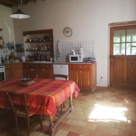 Holiday home De La Glycine *